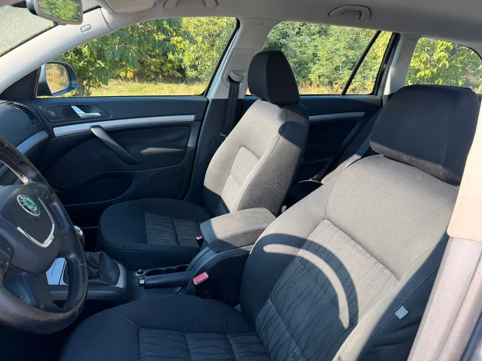 Skoda Octavia Combi Elegance*Klimatronic*PDC*Xenon* – Foto 25