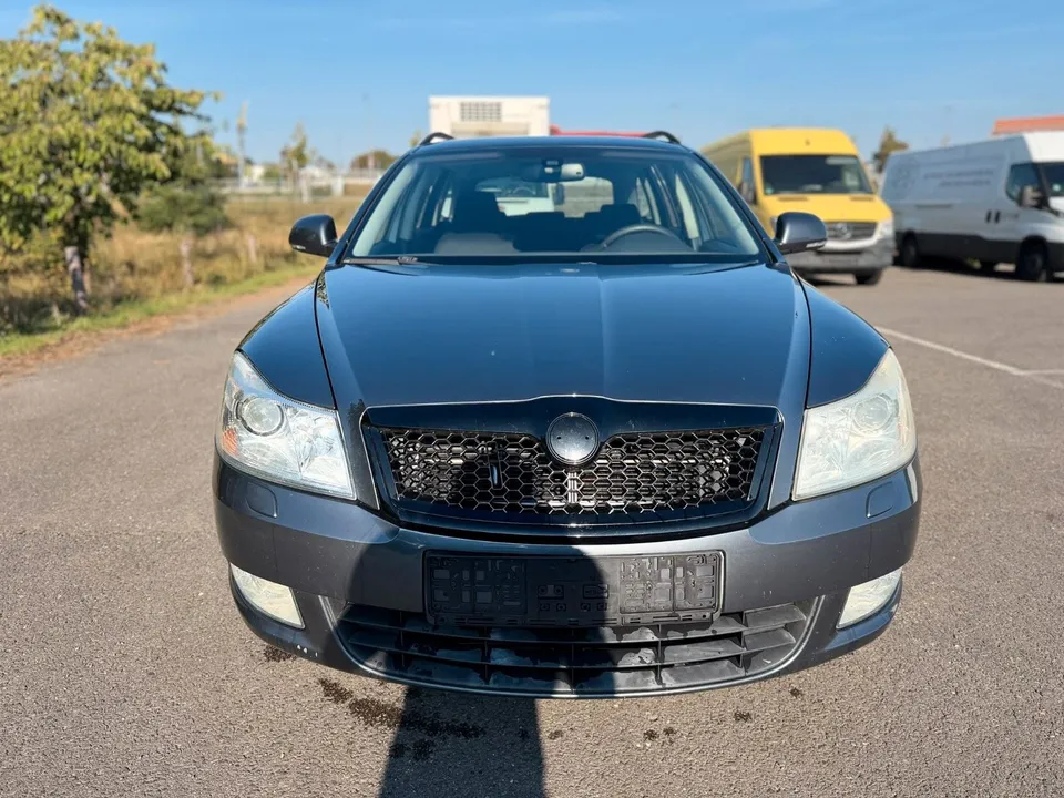 Skoda Octavia Combi Elegance*Klimatronic*PDC*Xenon* – Foto 2