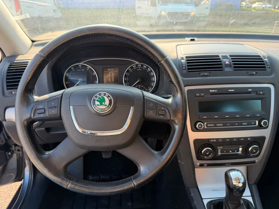 Skoda Octavia Combi Elegance*Klimatronic*PDC*Xenon* – Foto 29
