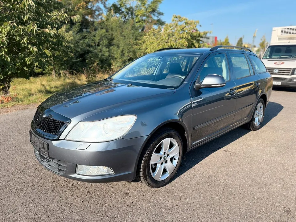 Skoda Octavia Combi Elegance*Klimatronic*PDC*Xenon*