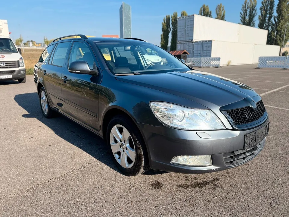 Skoda Octavia Combi Elegance*Klimatronic*PDC*Xenon* – Foto 3