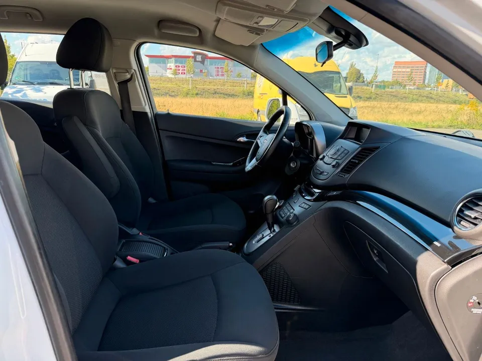 Chevrolet Orlando LT*Automatik*7 Sitze*PDC*AHK* – Foto 19