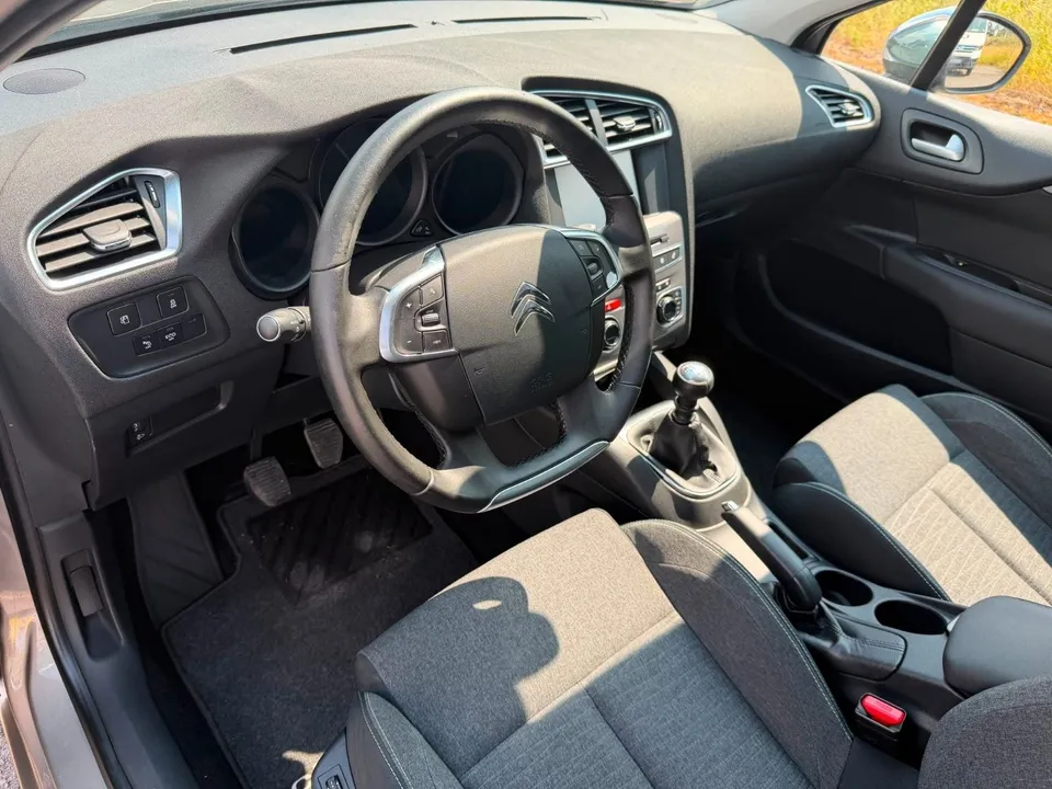 Citroën C4 Lim. Selection*Glasdach*Navi*PDC*SHZ*TOP* – Foto 35