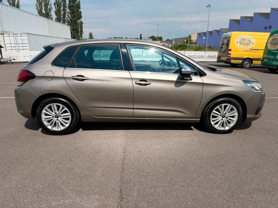 Citroën C4 Lim. Selection*Glasdach*Navi*PDC*SHZ*TOP* – Foto 8