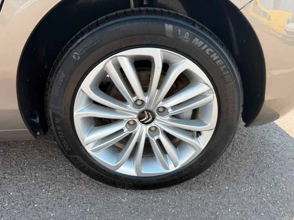 Citroën C4 Lim. Selection*Glasdach*Navi*PDC*SHZ*TOP* – Foto 9