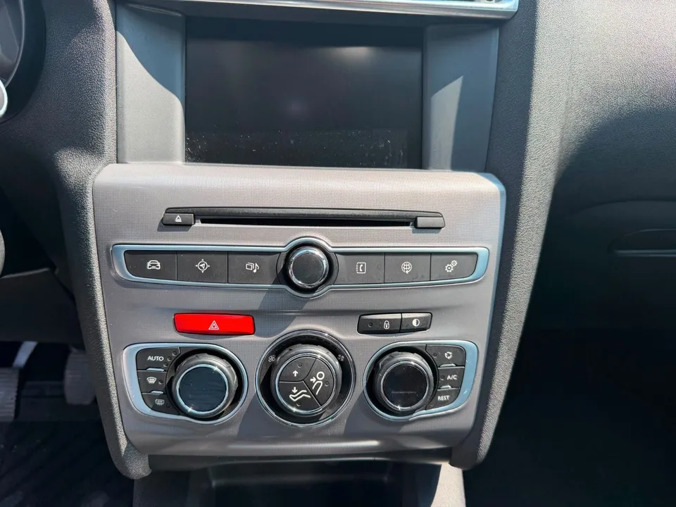 Citroën C4 Lim. Selection*Glasdach*Navi*PDC*SHZ*TOP* – Foto 33