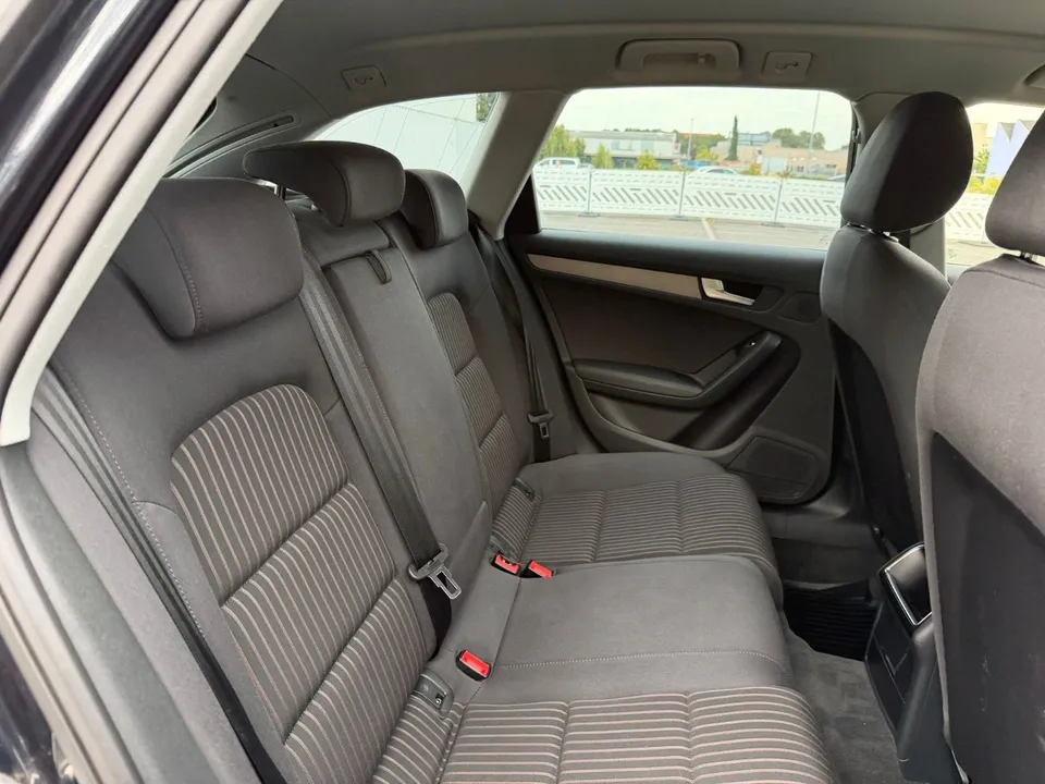 Audi A4 Avant Ambiente*2.Besitz*Navi*Xenon*AHK*PDC* – Foto 17