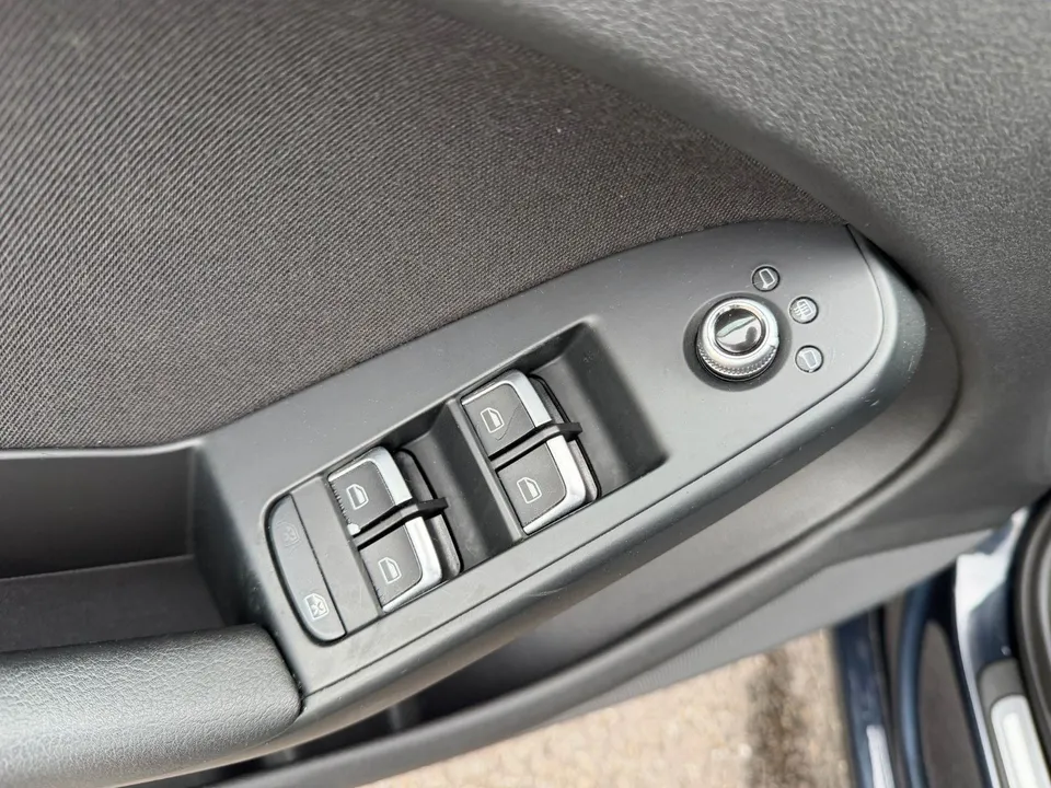 Audi A4 Avant Ambiente*2.Besitz*Navi*Xenon*AHK*PDC* – Foto 27