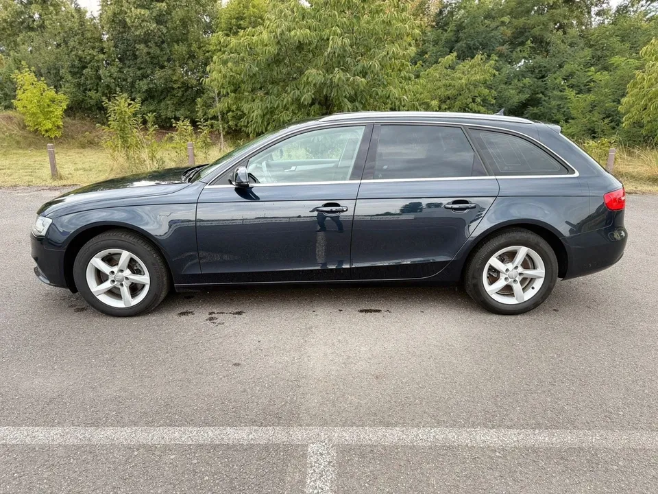 Audi A4 Avant Ambiente*2.Besitz*Navi*Xenon*AHK*PDC* – Foto 8