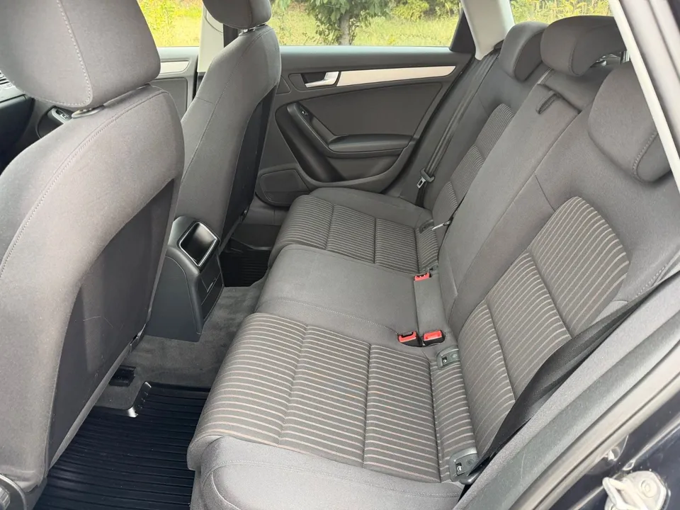 Audi A4 Avant Ambiente*2.Besitz*Navi*Xenon*AHK*PDC* – Foto 13