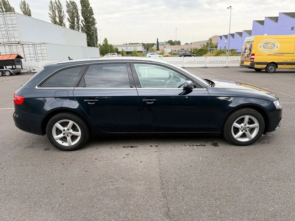 Audi A4 Avant Ambiente*2.Besitz*Navi*Xenon*AHK*PDC* – Foto 4
