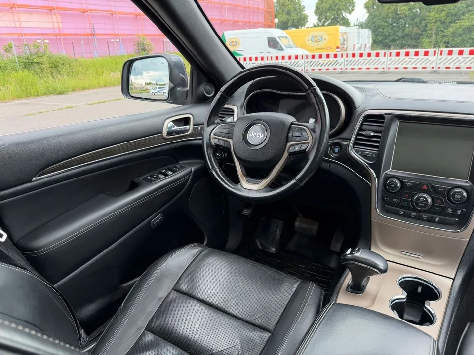Jeep Grand Cherokee 3.0 CRD Overland*Vollausstattung* – Foto 25