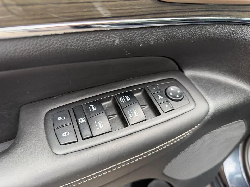 Jeep Grand Cherokee 3.0 CRD Overland*Vollausstattung* – Foto 33