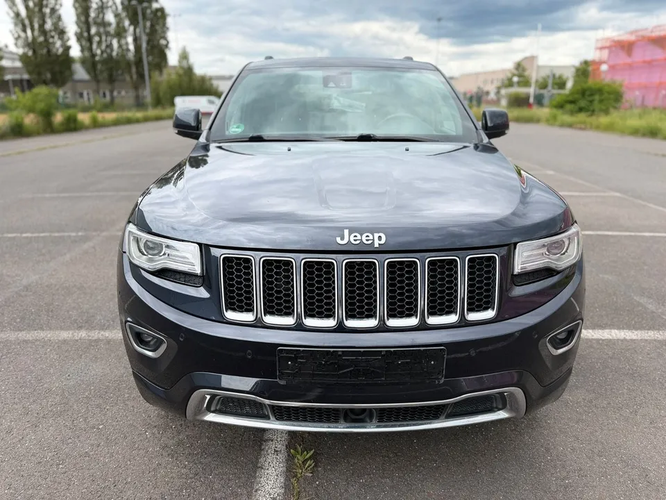 Jeep Grand Cherokee 3.0 CRD Overland*Vollausstattung* – Foto 2