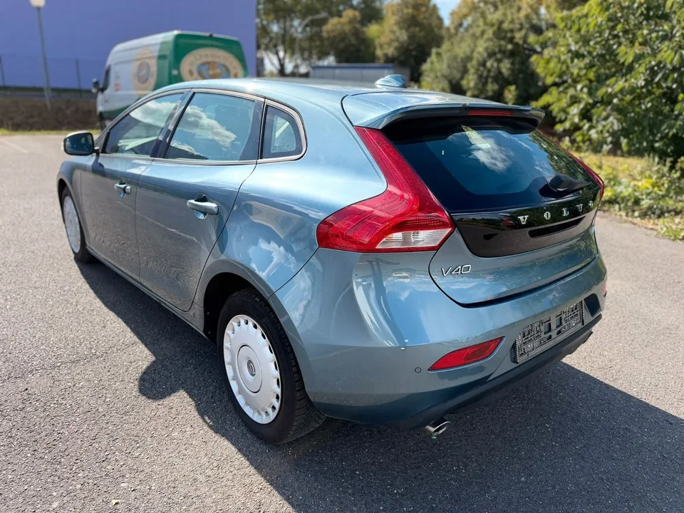 Volvo V40 You! 2,0*Navigation*Xenon*SHZ*PDC*TOP* – Foto 7