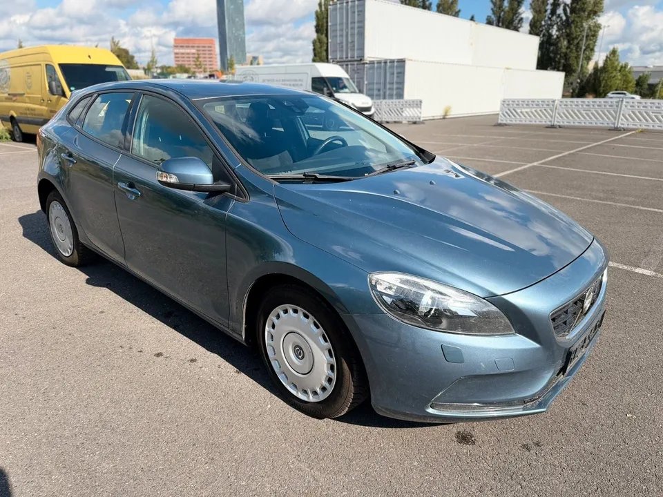Volvo V40 You! 2,0*Navigation*Xenon*SHZ*PDC*TOP* – Foto 3
