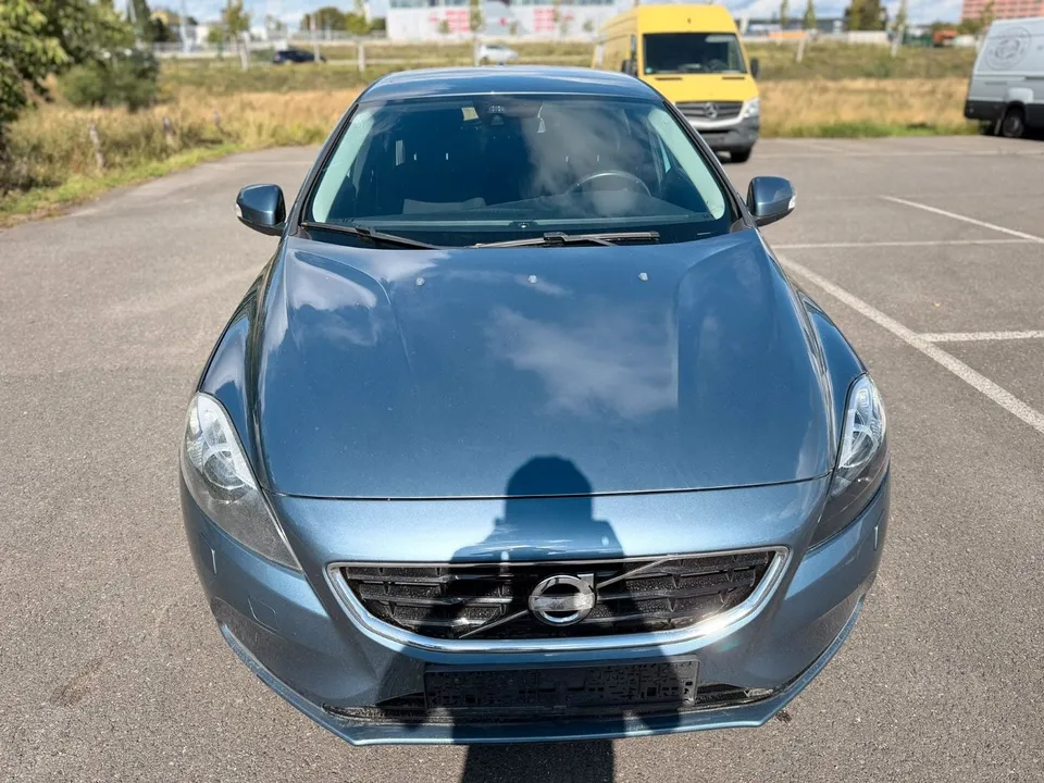 Volvo V40 You! 2,0*Navigation*Xenon*SHZ*PDC*TOP* – Foto 2