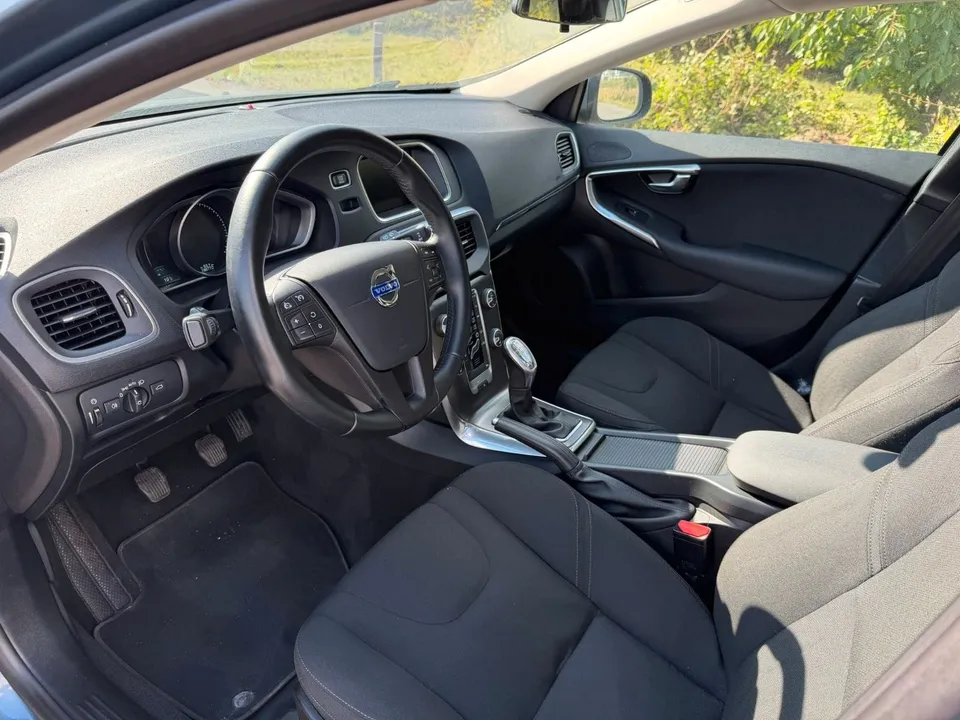 Volvo V40 You! 2,0*Navigation*Xenon*SHZ*PDC*TOP* – Foto 27