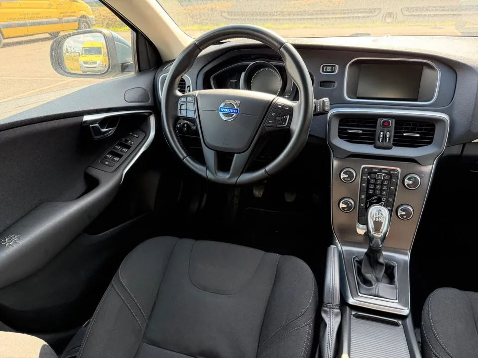 Volvo V40 You! 2,0*Navigation*Xenon*SHZ*PDC*TOP* – Foto 18