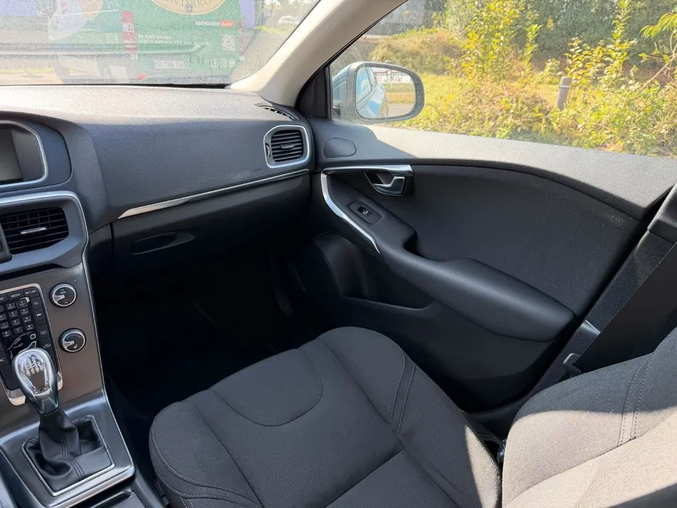 Volvo V40 You! 2,0*Navigation*Xenon*SHZ*PDC*TOP* – Foto 12