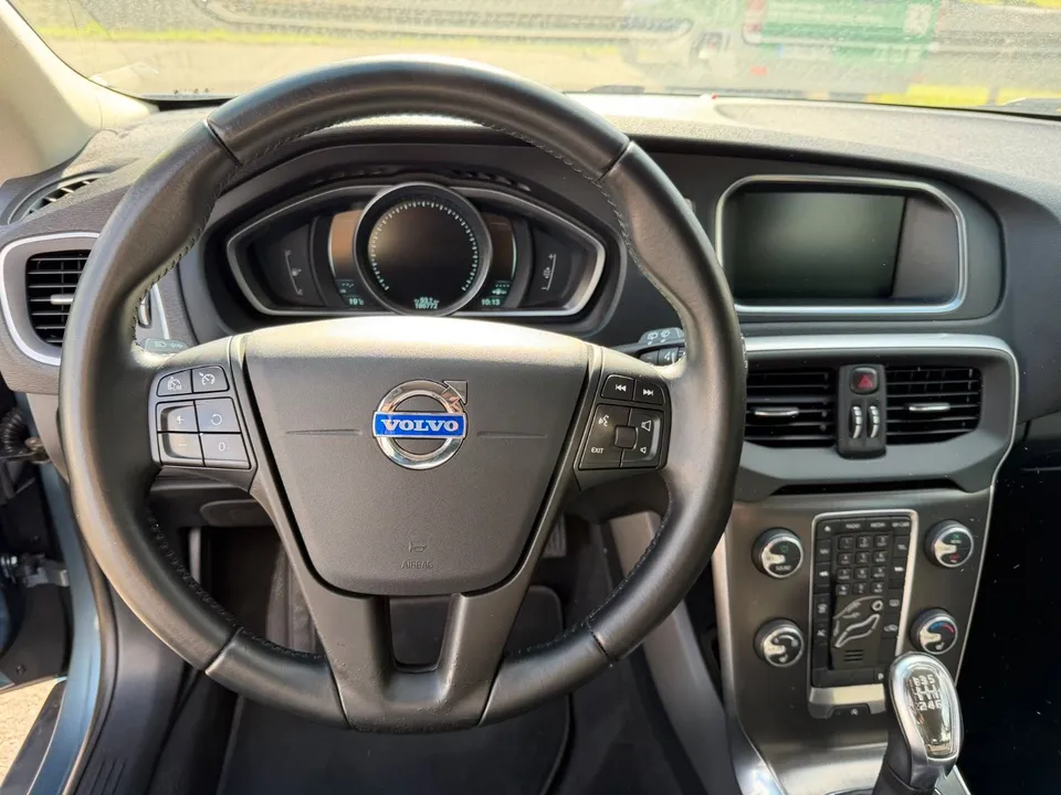 Volvo V40 You! 2,0*Navigation*Xenon*SHZ*PDC*TOP* – Foto 29