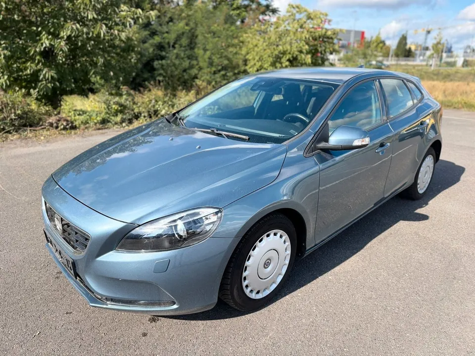 Volvo V40 You! 2,0*Navigation*Xenon*SHZ*PDC*TOP*