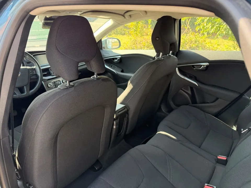 Volvo V40 You! 2,0*Navigation*Xenon*SHZ*PDC*TOP* – Foto 11