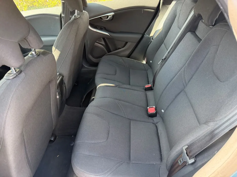 Volvo V40 You! 2,0*Navigation*Xenon*SHZ*PDC*TOP* – Foto 14
