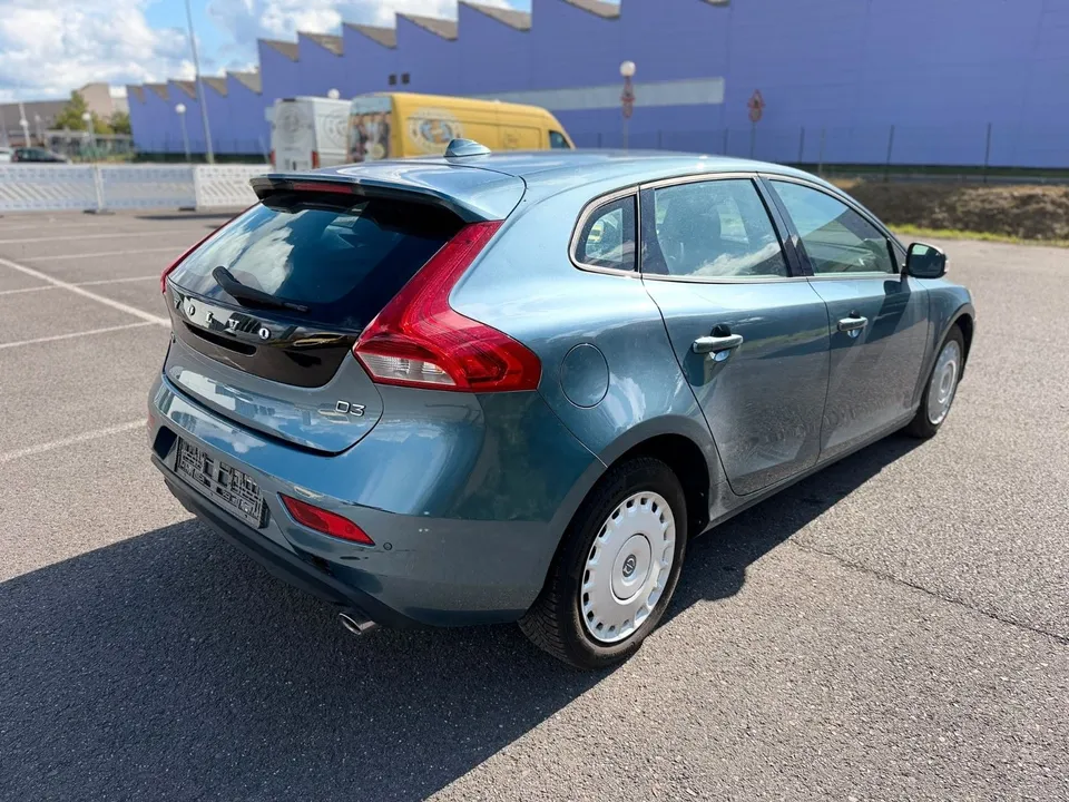 Volvo V40 You! 2,0*Navigation*Xenon*SHZ*PDC*TOP* – Foto 4