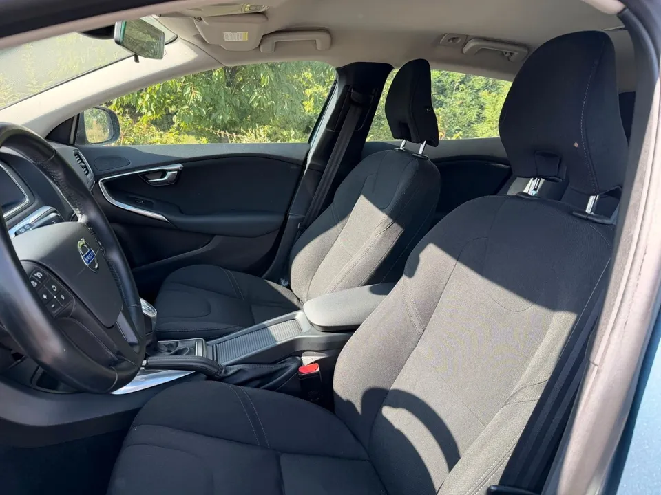 Volvo V40 You! 2,0*Navigation*Xenon*SHZ*PDC*TOP* – Foto 23