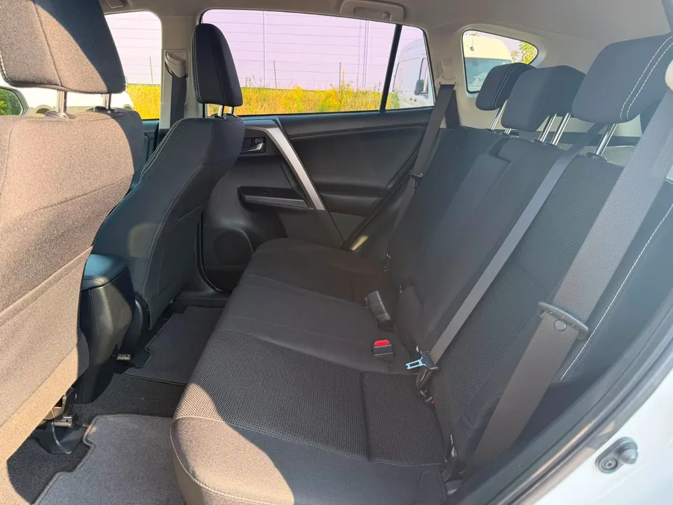 Toyota RAV 4 Edition-S*4*4*R-Kamera*Navi*AHK*PDC*TOP – Foto 9