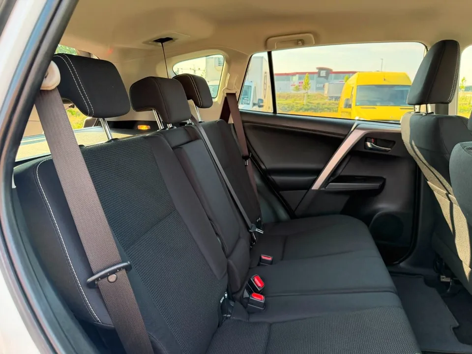 Toyota RAV 4 Edition-S*4*4*R-Kamera*Navi*AHK*PDC*TOP – Foto 17