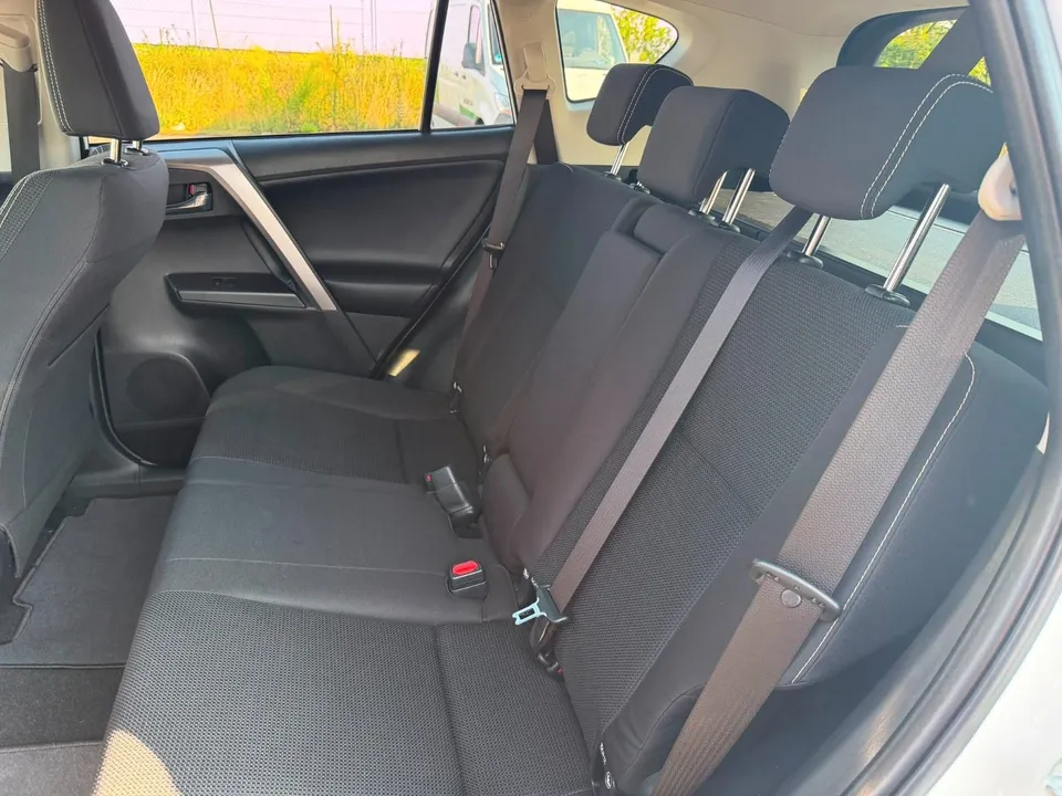 Toyota RAV 4 Edition-S*4*4*R-Kamera*Navi*AHK*PDC*TOP – Foto 10