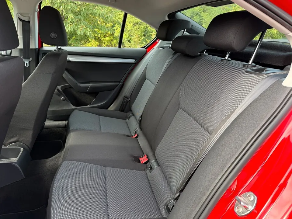 Skoda Octavia Lim. Active*Start&Stop*SHZ*TOP* – Foto 9