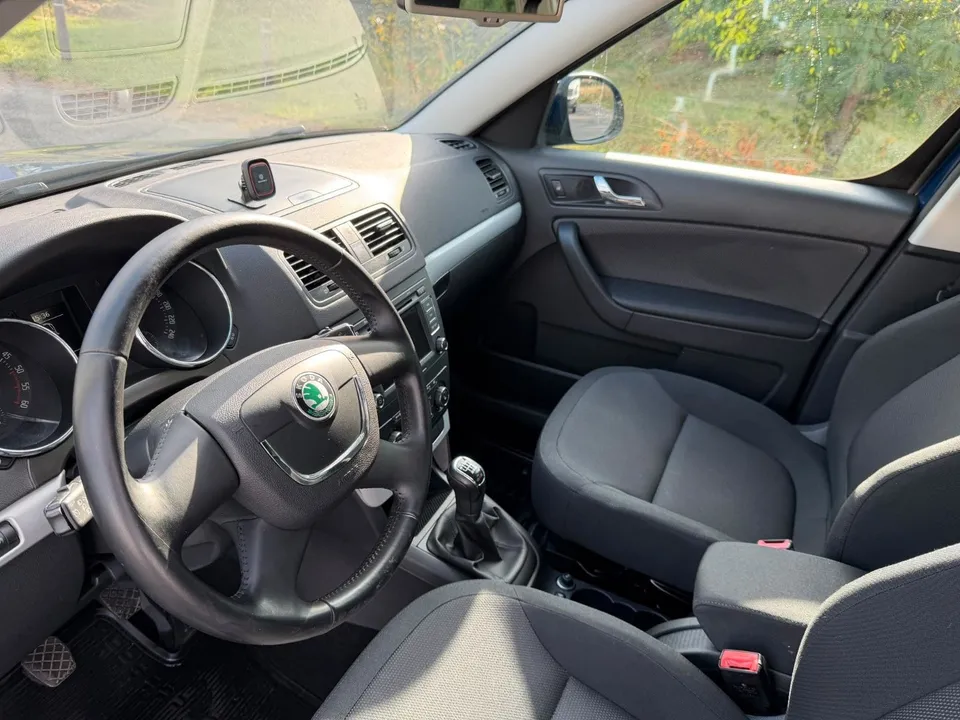 Skoda Yeti Ambition Plus Edition 4x4*Navi*Xenon*PDC* – Foto 26