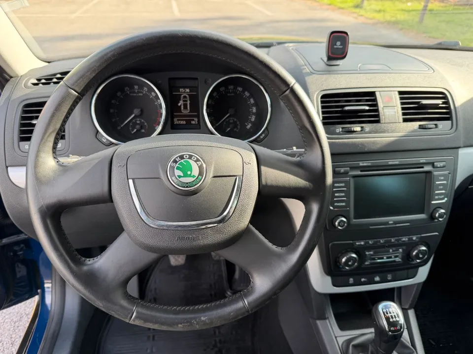 Skoda Yeti Ambition Plus Edition 4x4*Navi*Xenon*PDC* – Foto 30
