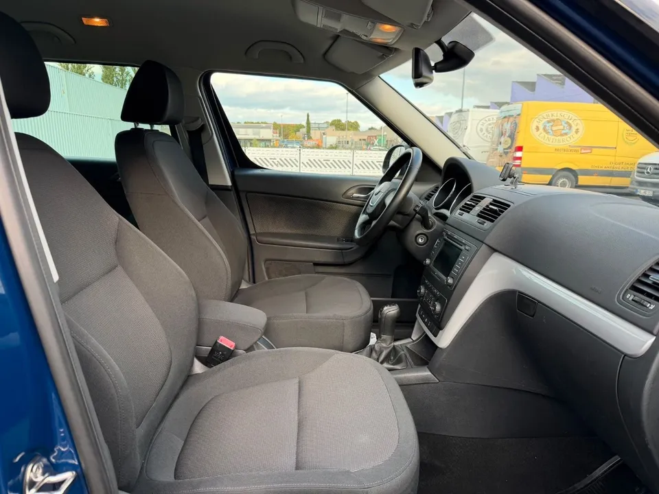 Skoda Yeti Ambition Plus Edition 4x4*Navi*Xenon*PDC* – Foto 22