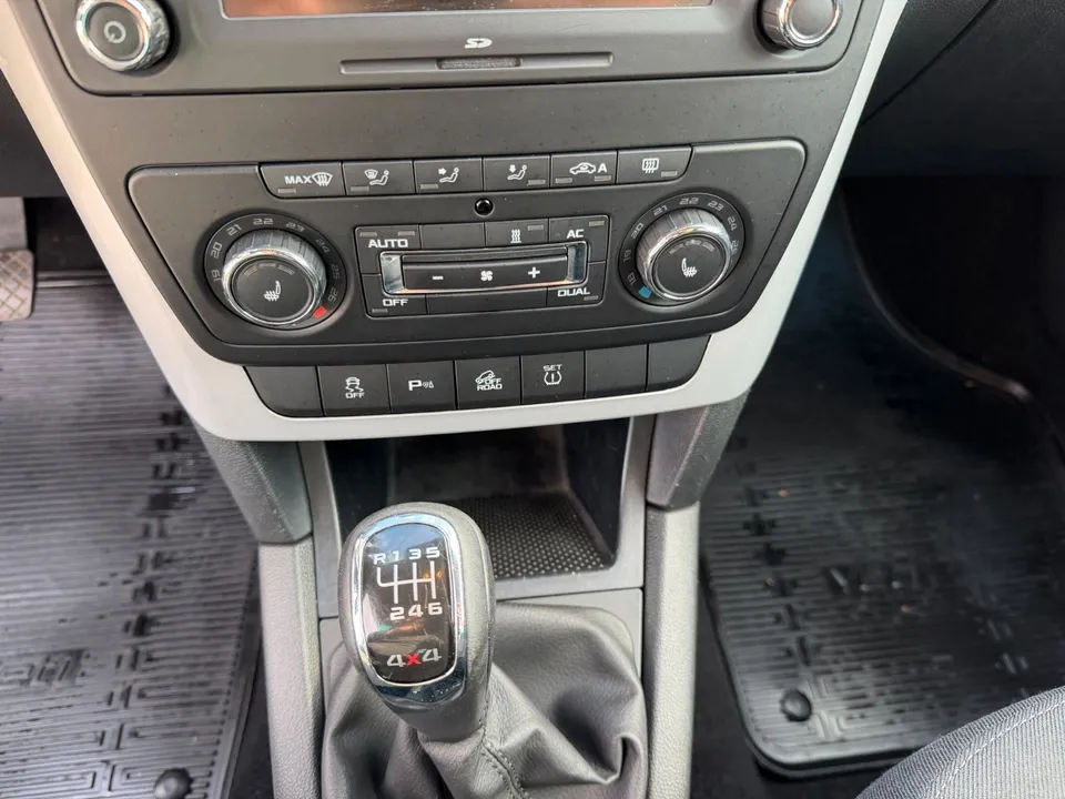 Skoda Yeti Ambition Plus Edition 4x4*Navi*Xenon*PDC* – Foto 33
