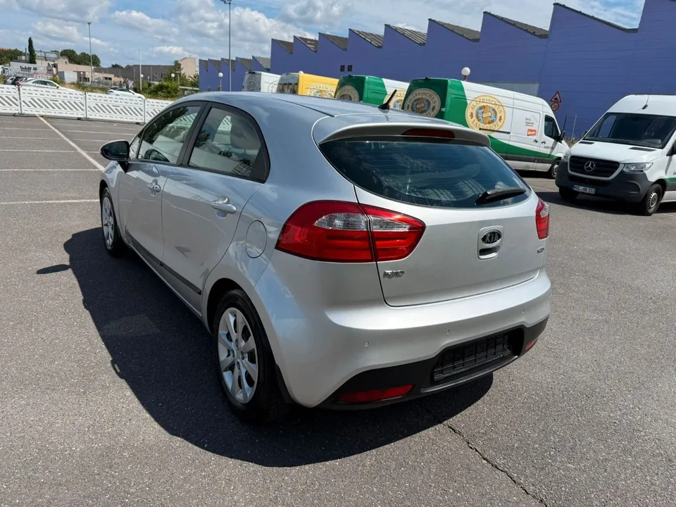 Kia Rio Spirit*Keyless Go*SHZ*LHZ*8xBereift*PDC*TOP* – Foto 7