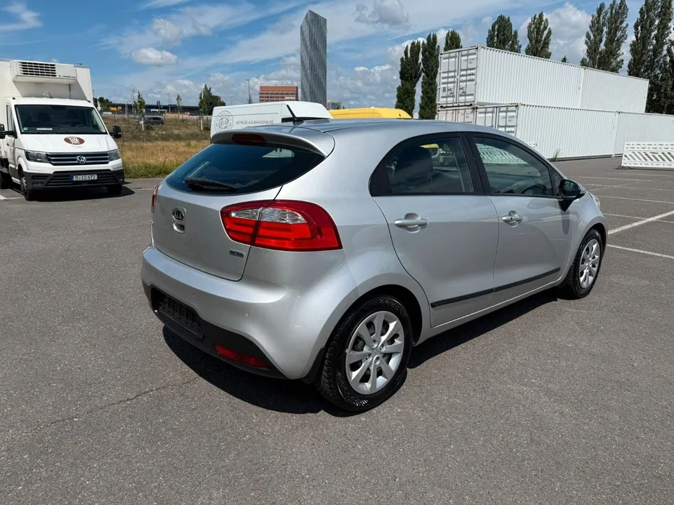 Kia Rio Spirit*Keyless Go*SHZ*LHZ*8xBereift*PDC*TOP* – Foto 5