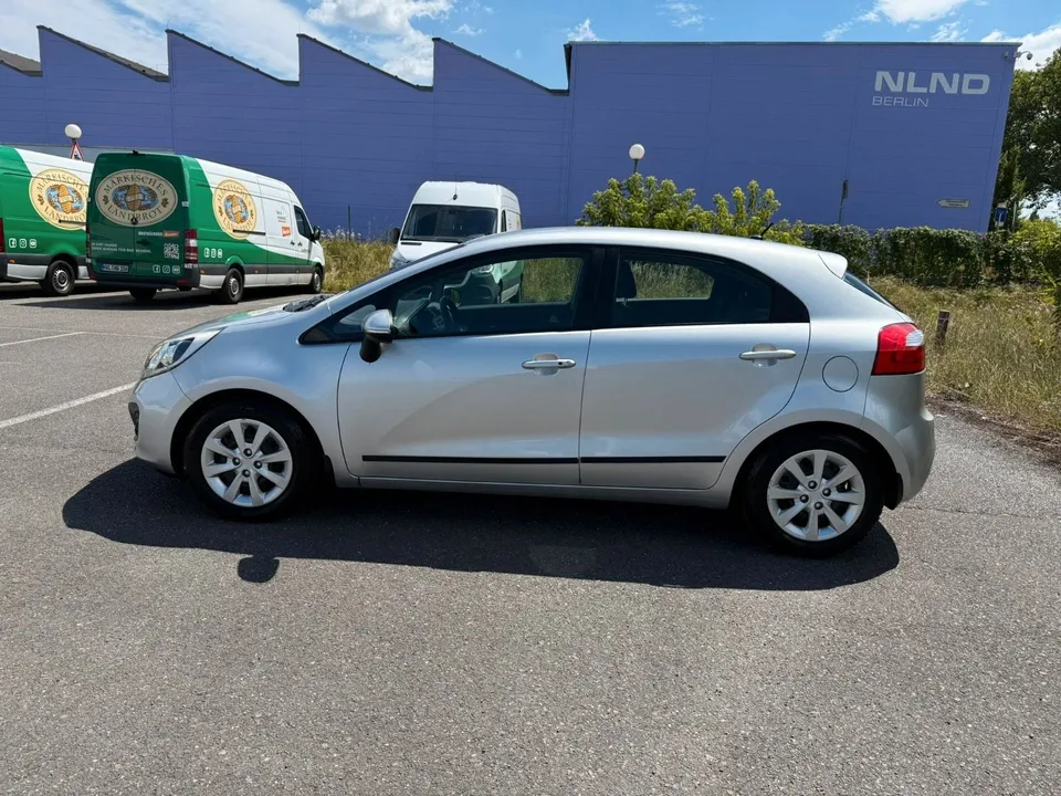 Kia Rio Spirit*Keyless Go*SHZ*LHZ*8xBereift*PDC*TOP* – Foto 8