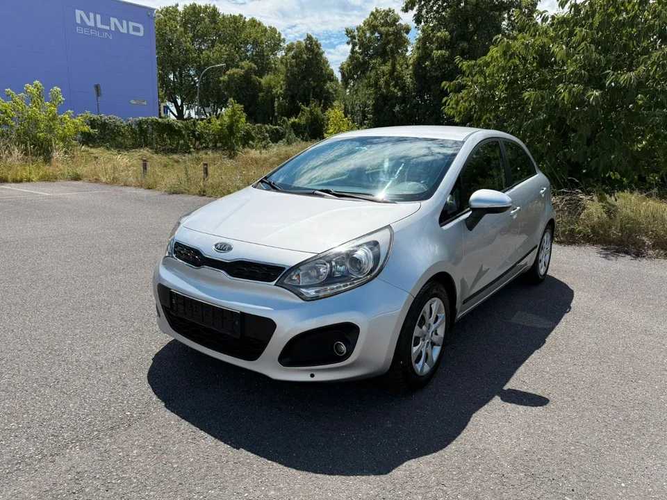 Kia Rio Spirit*Keyless Go*SHZ*LHZ*8xBereift*PDC*TOP*